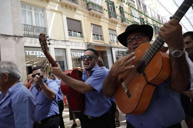 Miles de personas apuran las últimas horas de fiesta tanto en el Centro como en el Real. 
