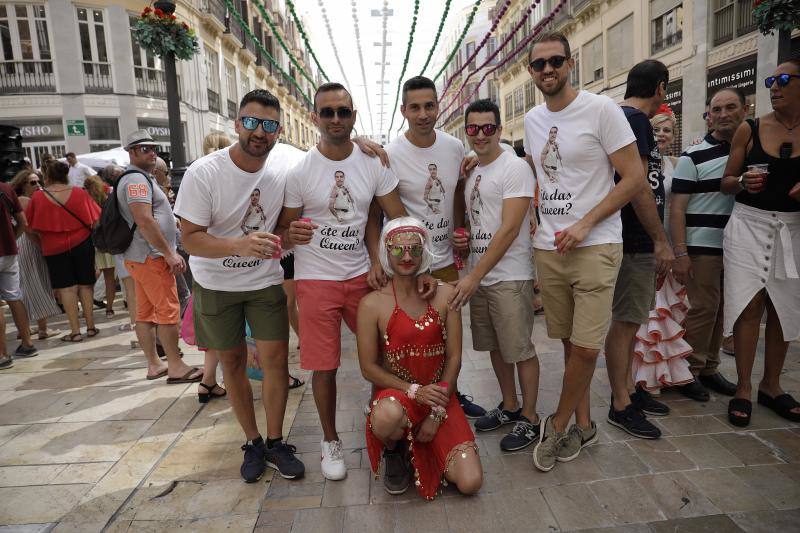 Miles de personas apuran las últimas horas de fiesta tanto en el Centro como en el Real. 