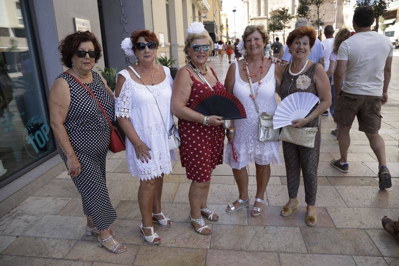 Miles de personas apuran las últimas horas de fiesta tanto en el Centro como en el Real. 