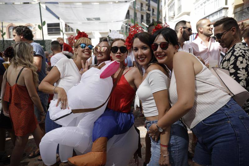 Miles de personas apuran las últimas horas de fiesta tanto en el Centro como en el Real. 