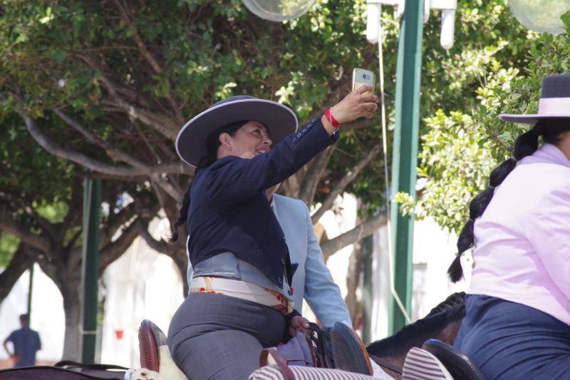 Miles de personas apuran las últimas horas de fiesta tanto en el Centro como en el Real. 