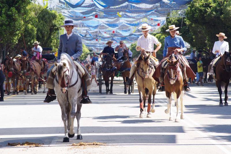 Miles de personas apuran las últimas horas de fiesta tanto en el Centro como en el Real. 