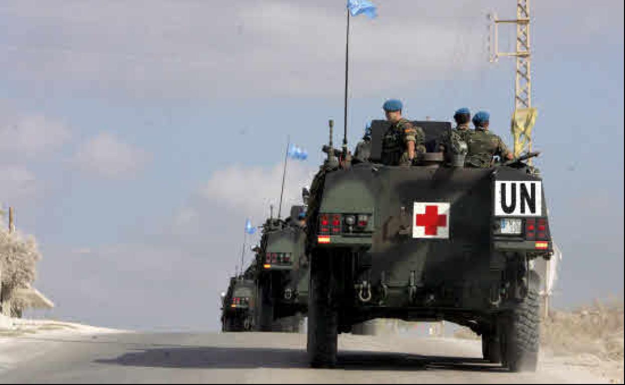 Convoy militar español,perteneciente al contingente militar español integrado en la UNIFIL.