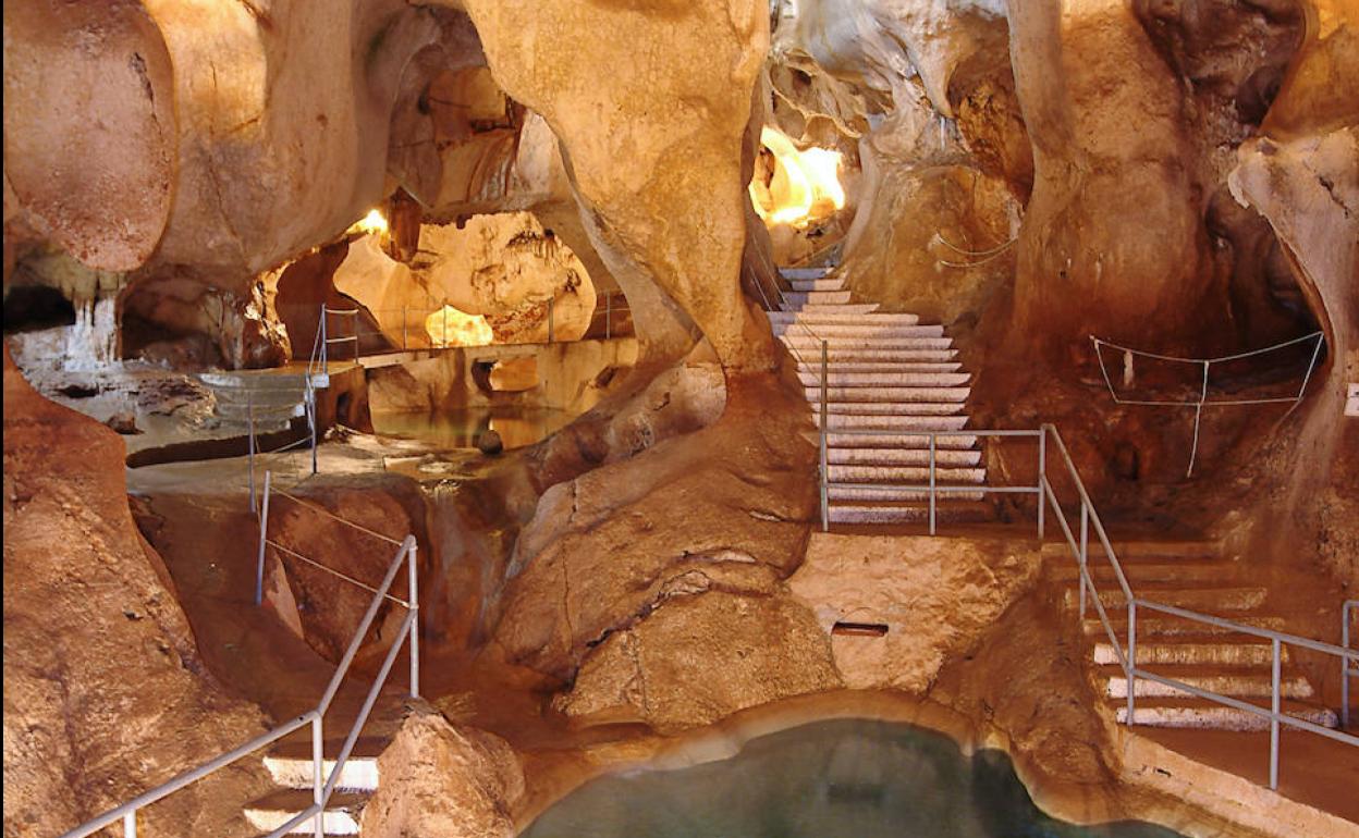 Interior de la Cueva del Tesoro. 