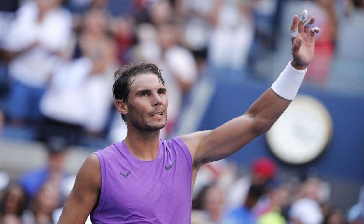 Rafa Nadal, saludando al público tras vencer a Hyeon Chung.