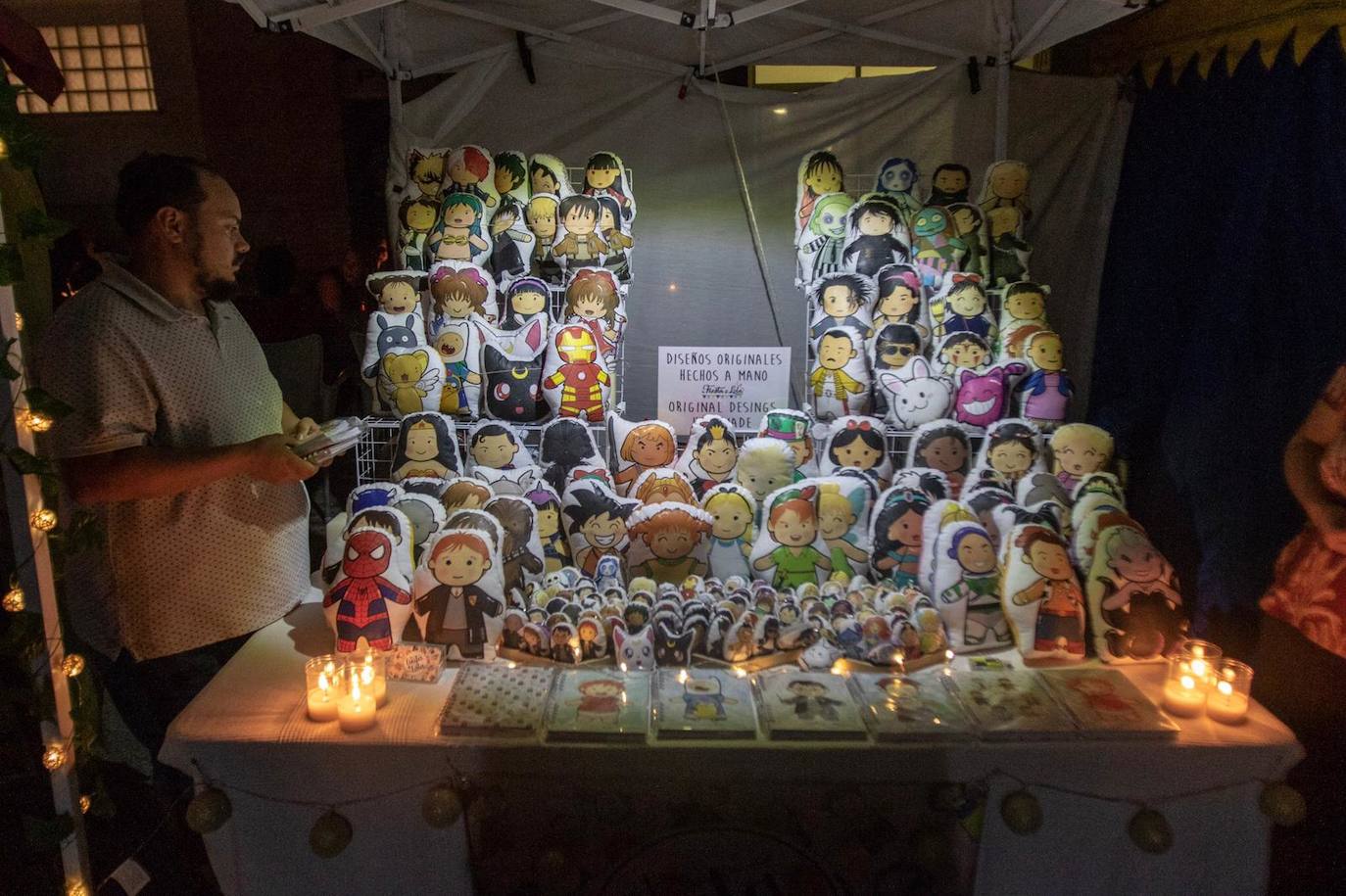 Unas 25.000 velas iluminan el municipio en la 23 edición de este certamen