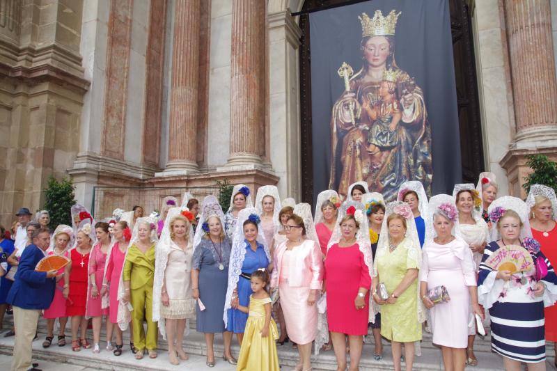 Los malagueños arropan a la Patrona en la misa en la Catedral de Málaga previa a la salida en procesión