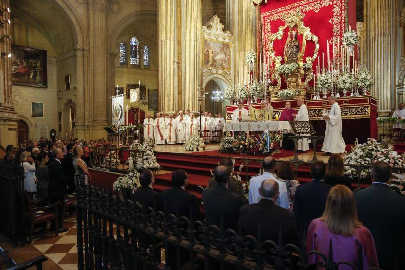 Los malagueños arropan a la Patrona en la misa en la Catedral de Málaga