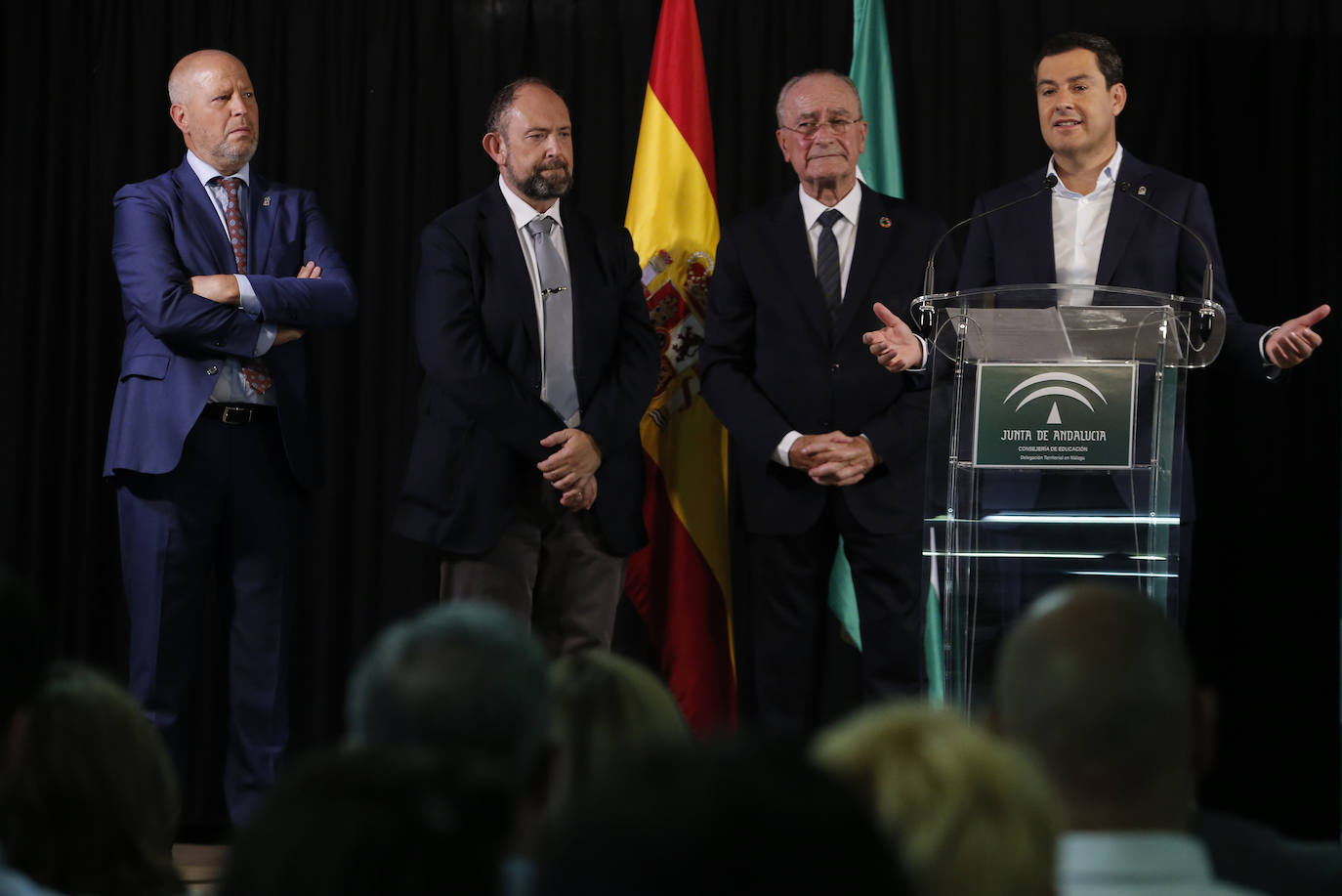 El presidente ha acudido al Manuel Altolaguirre, un centro de educación compensatorio y difícil desempeño, con 254 alumnos de diez nacionalidades. 