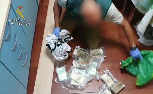 Parte del dinero intervenido 