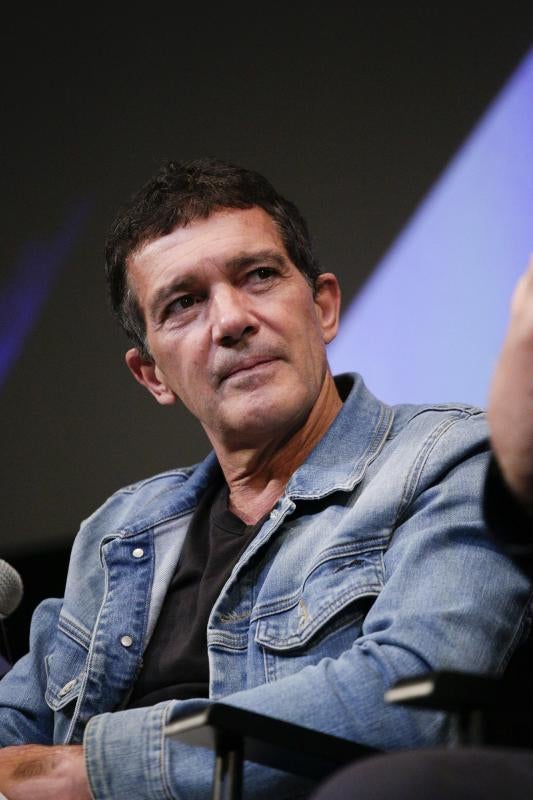El actor español Antonio Banderas presenta este jueves su película «Dolor y Gloria», candidata española en la carrera de los Óscar, durante una conferencia de prensa en Nueva York (Estados Unidos).