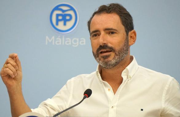 Bendodo asciende a José Ramón Carmona como número tres del PP