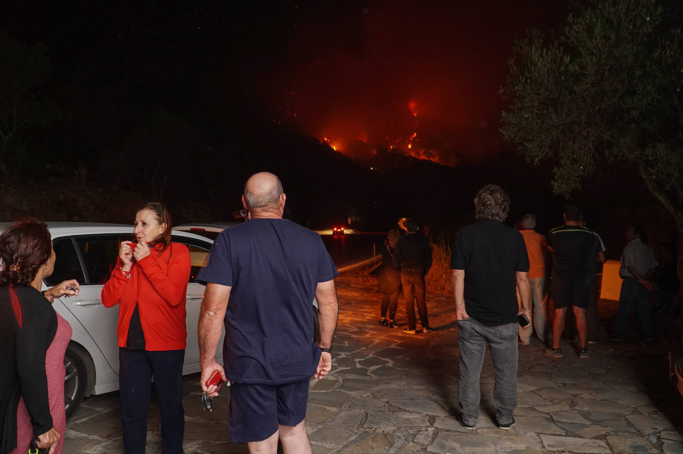 Las llamas obligaron al desalojo de una veintena de familias