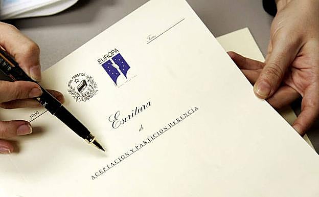 La plusvalía es un impuesto que se paga al heredar un inmueble o al venderlo.