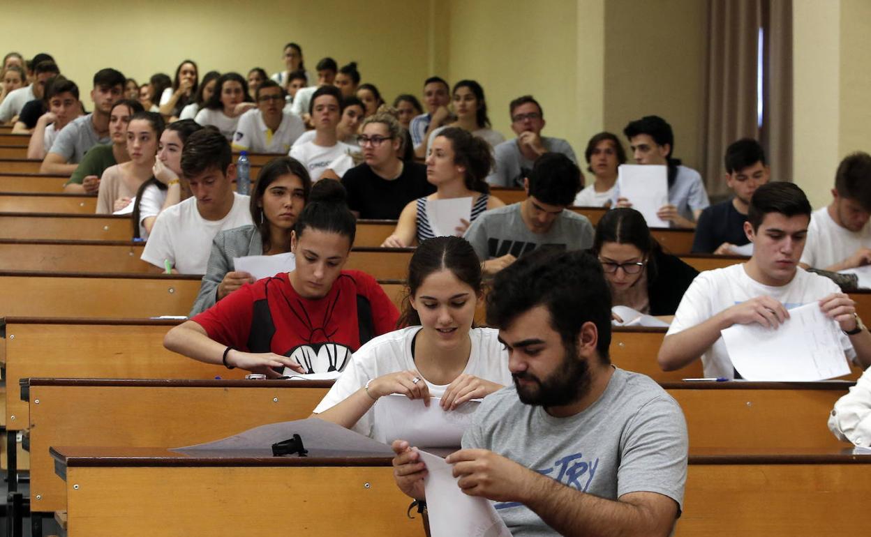 Imagen de archivo del examen de selectividad del pasado junio. 