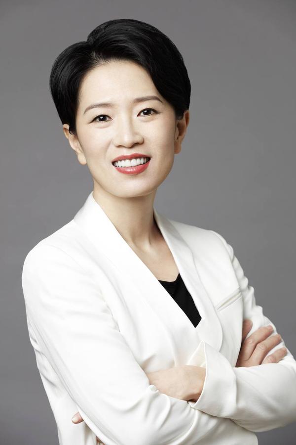 28. Rachel Duan, CEO y presidenta de General Electric.