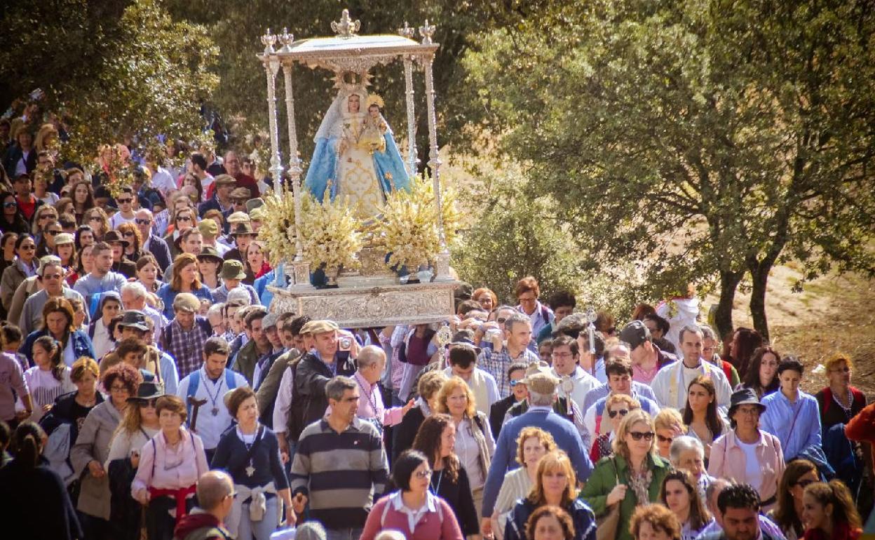 El 13 de octubre se celebra la Romería de la Virgen de la Luna en Villanueva.
