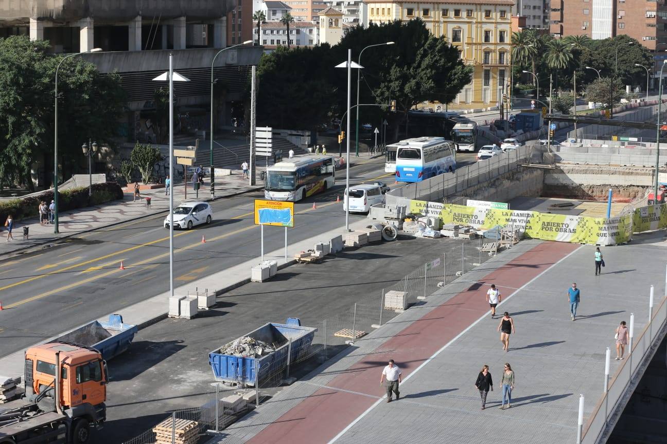 Los coches vuelven a circular en sentido sur por la Alameda de Colón