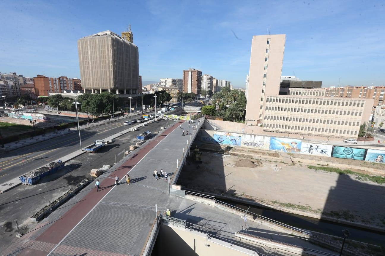 Los coches vuelven a circular en sentido sur por la Alameda de Colón