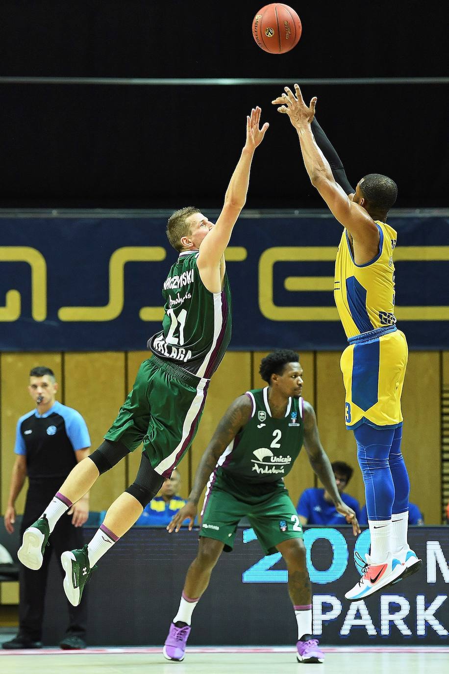 El Unicaja fue mejor en un partido muy pobre 