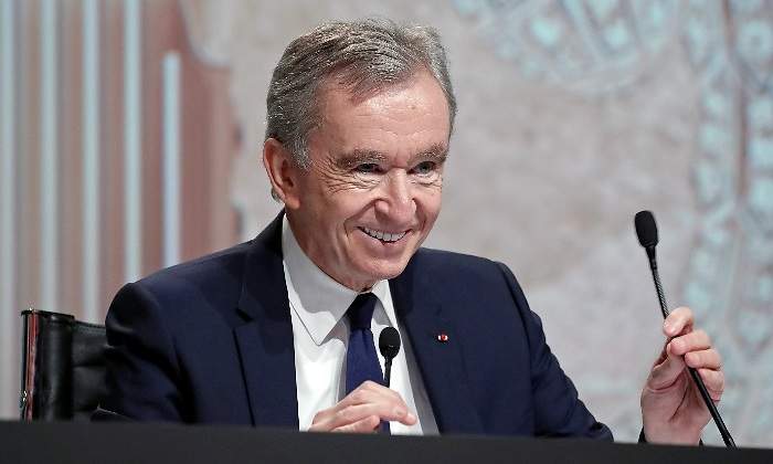 3. Bernard Arnault y familia: propietario del grupo de artículos de lujo LVMH, que incluye marcas como Sephora y Louis Vuitton