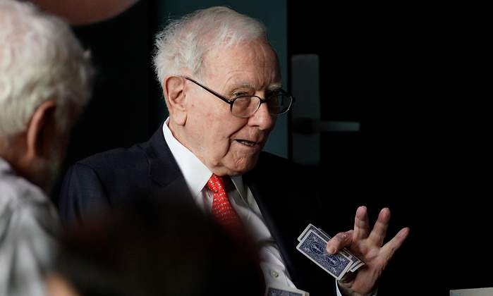 4. Warren Buffet: mayor accionista y presidente de Berckshire Hathaway, conglomerado empresarial estadounidense