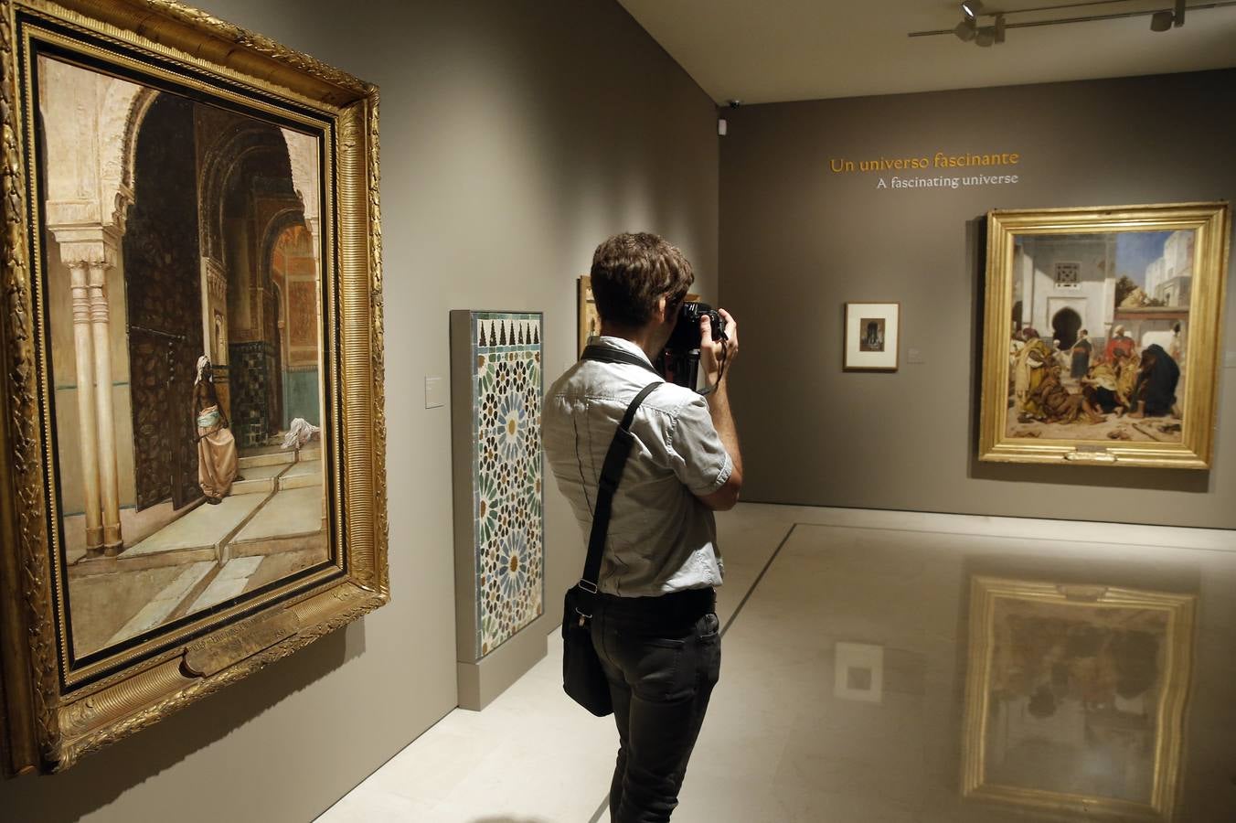 La nueva exposición temporal «Fantasía árabe. Pintura orientalista en España (1860-1900)» reúne más de 80 obras de una veintena de artistas nacionales e internacionales, entre los que destaca Fortuny, máximo representante del orientalismo español