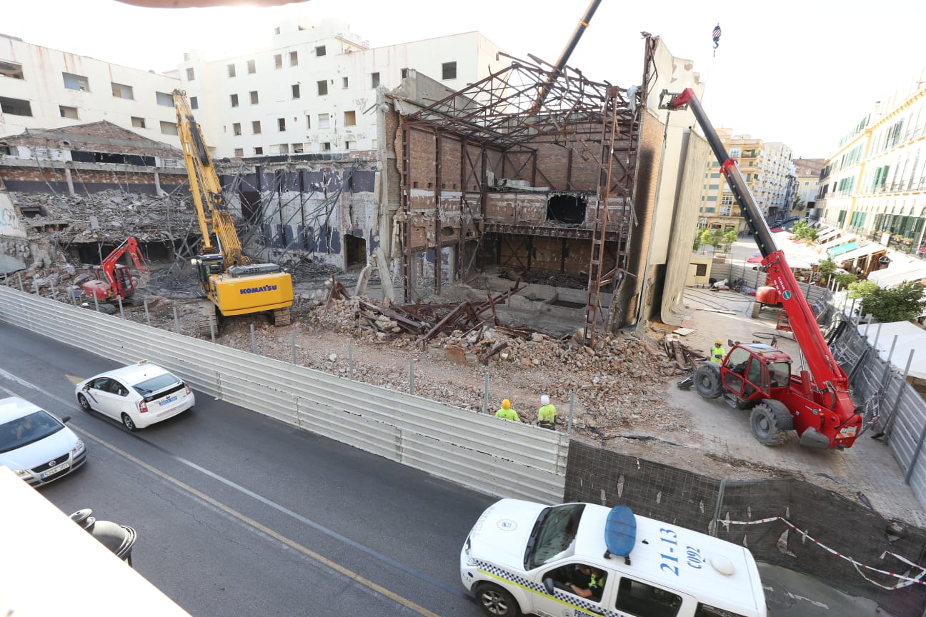 En su derribo se han afanado durante los últimos días los operarios de la empresa Construcciones y Desmontes Ribera Navarra