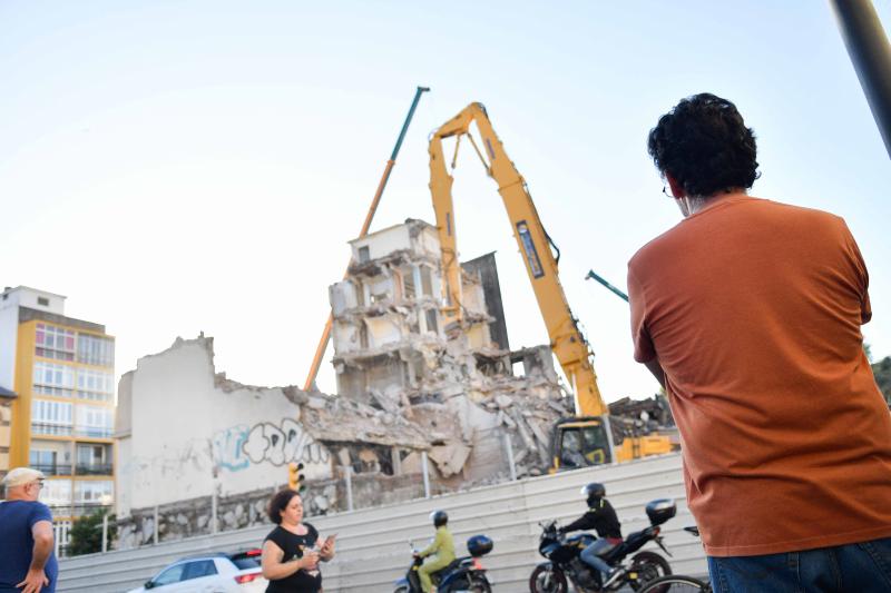 En su derribo se han afanado durante los últimos días los operarios de la empresa Construcciones y Desmontes Ribera Navarra