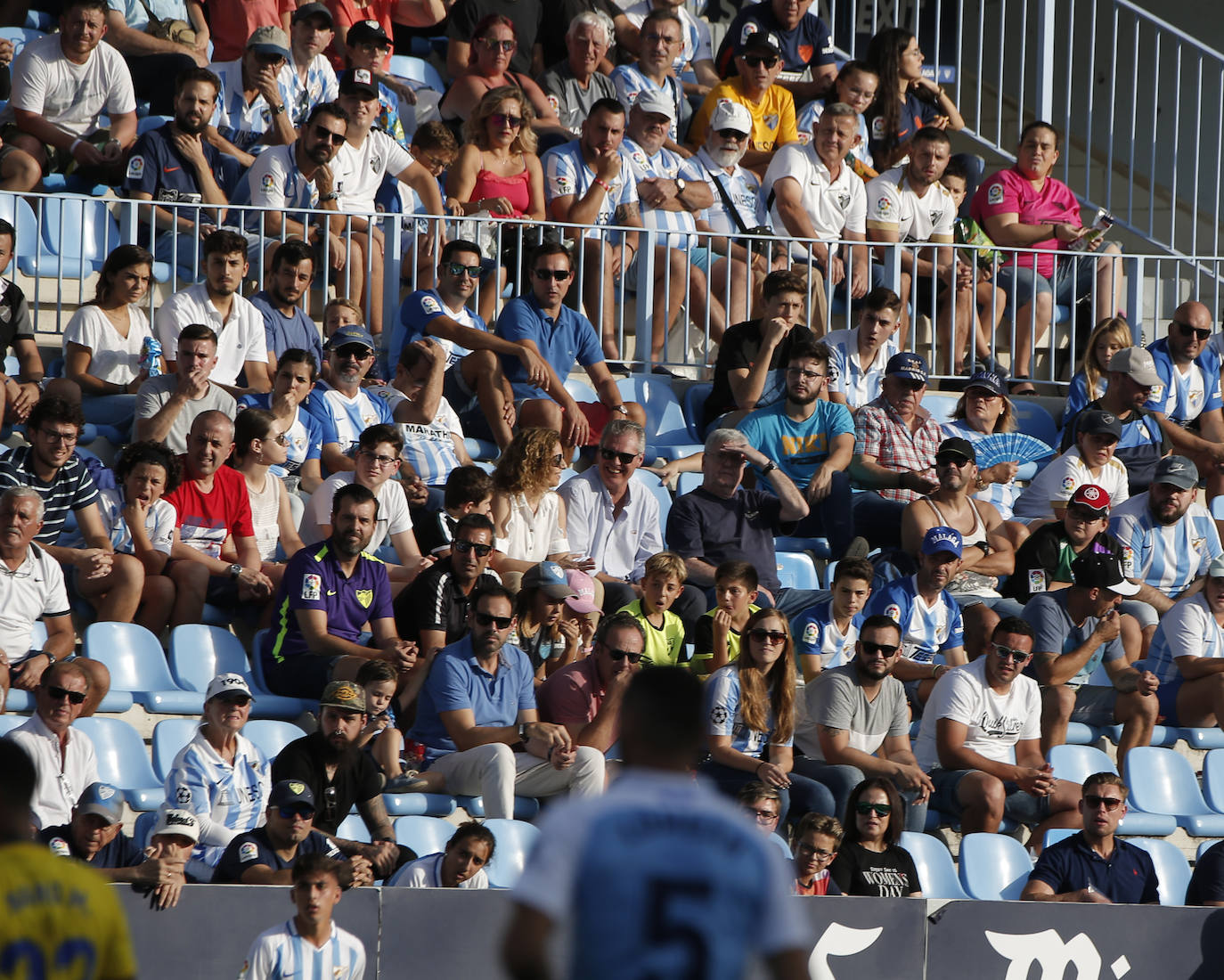 Los aficionados apoyan en La Rosaleda al equipo pese a que volvió a perder