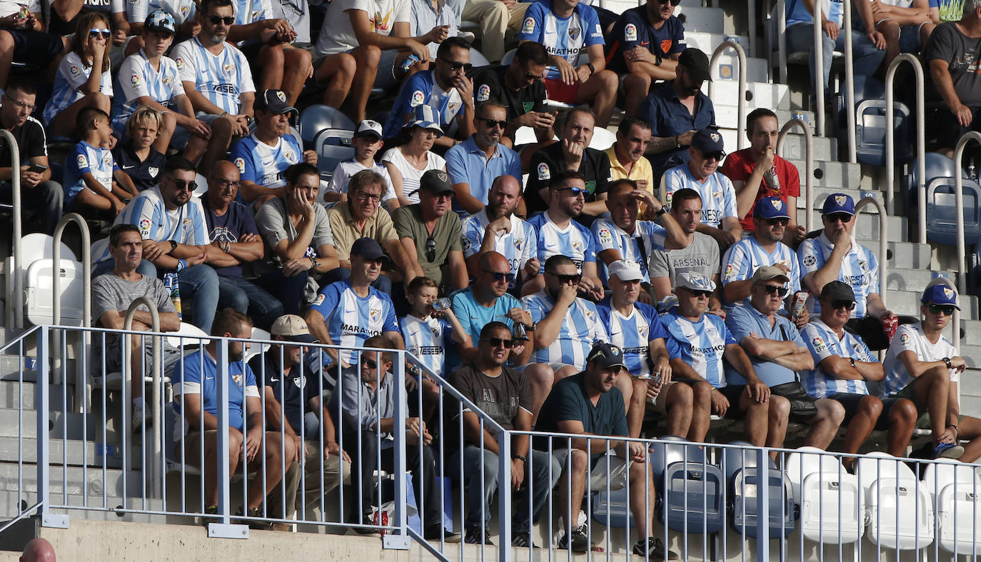 Los aficionados apoyan en La Rosaleda al equipo pese a que volvió a perder