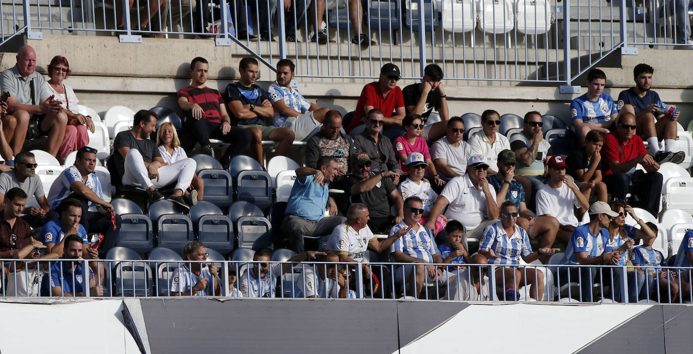 Los aficionados apoyan en La Rosaleda al equipo pese a que volvió a perder