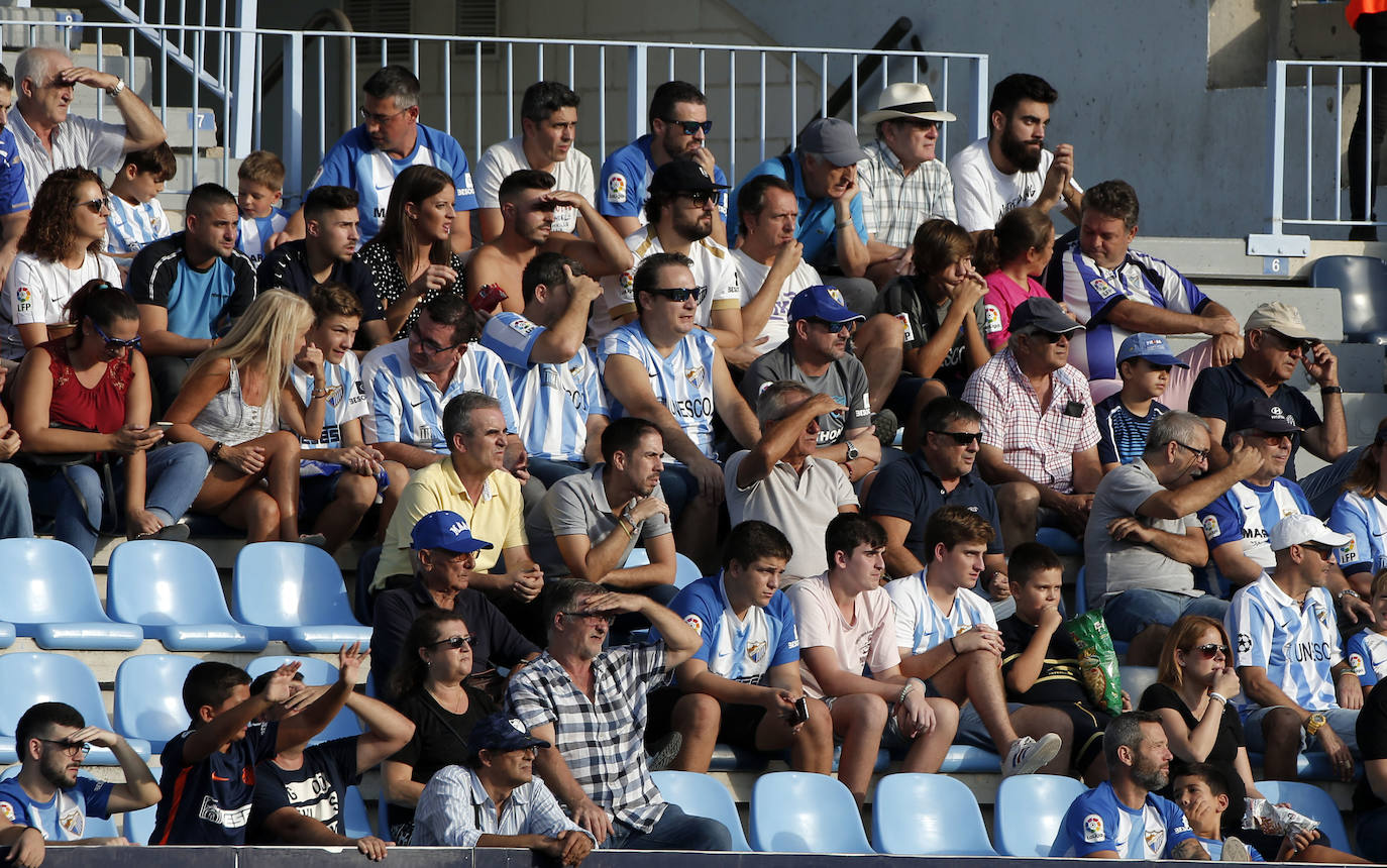 Los aficionados apoyan en La Rosaleda al equipo pese a que volvió a perder