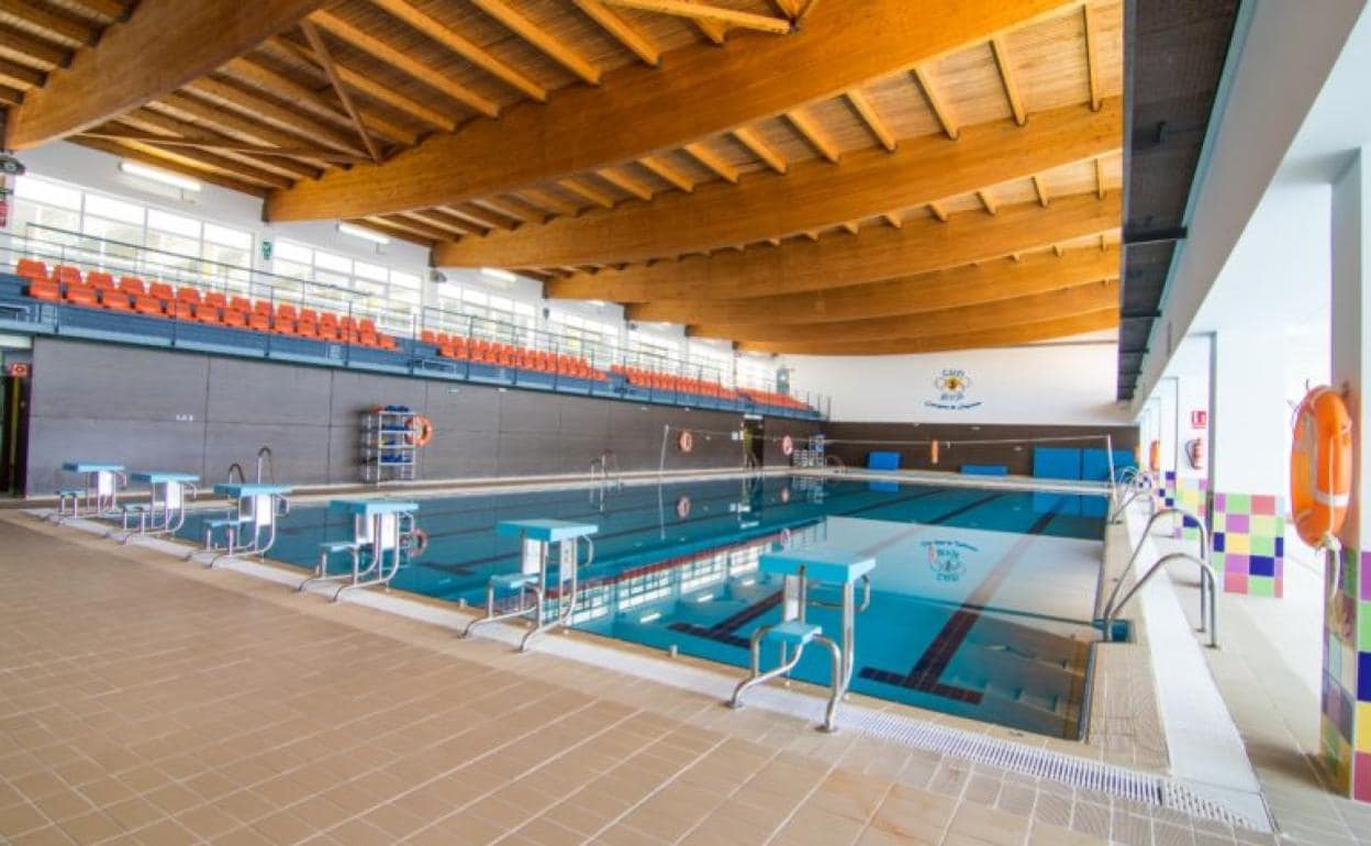 Imagen del interior de la piscina cubierta de Nerja, inaugurada en mayo de 2007. 