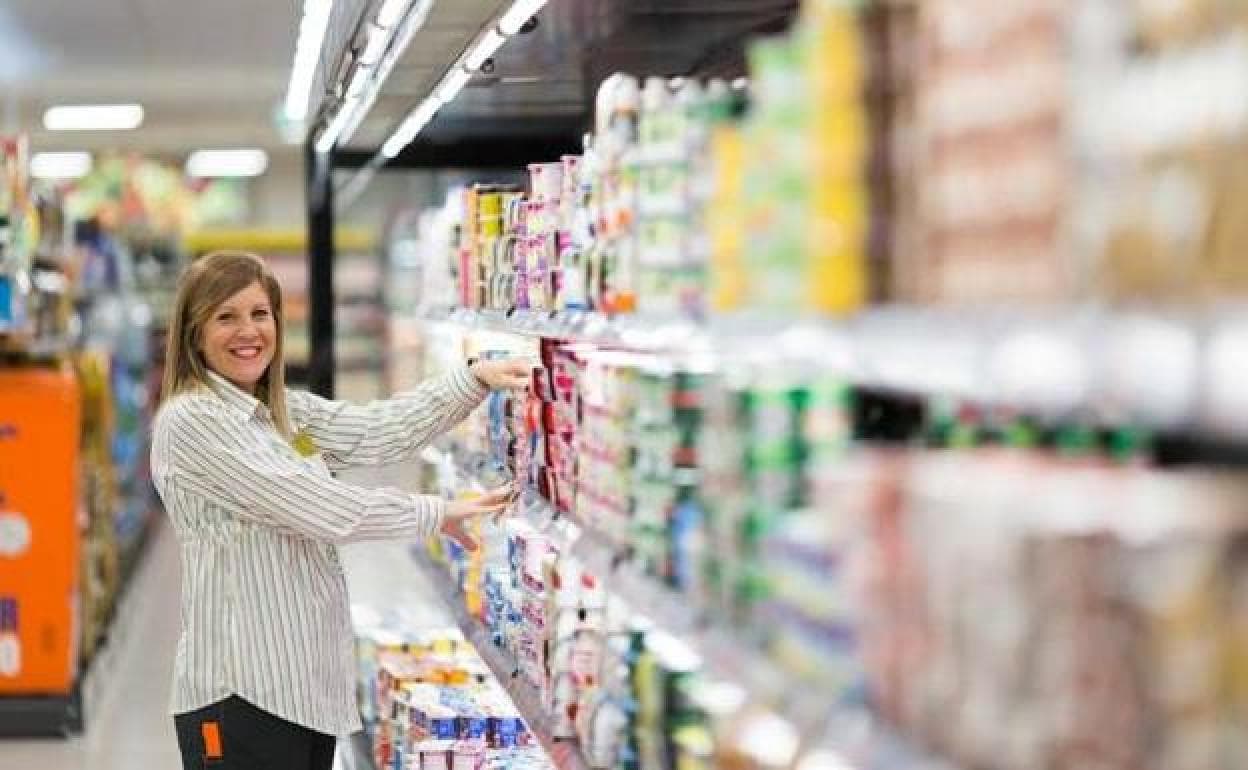 Supermercados Dia necesita personal para sus tiendas, con ofertas en  Sevilla y Málaga