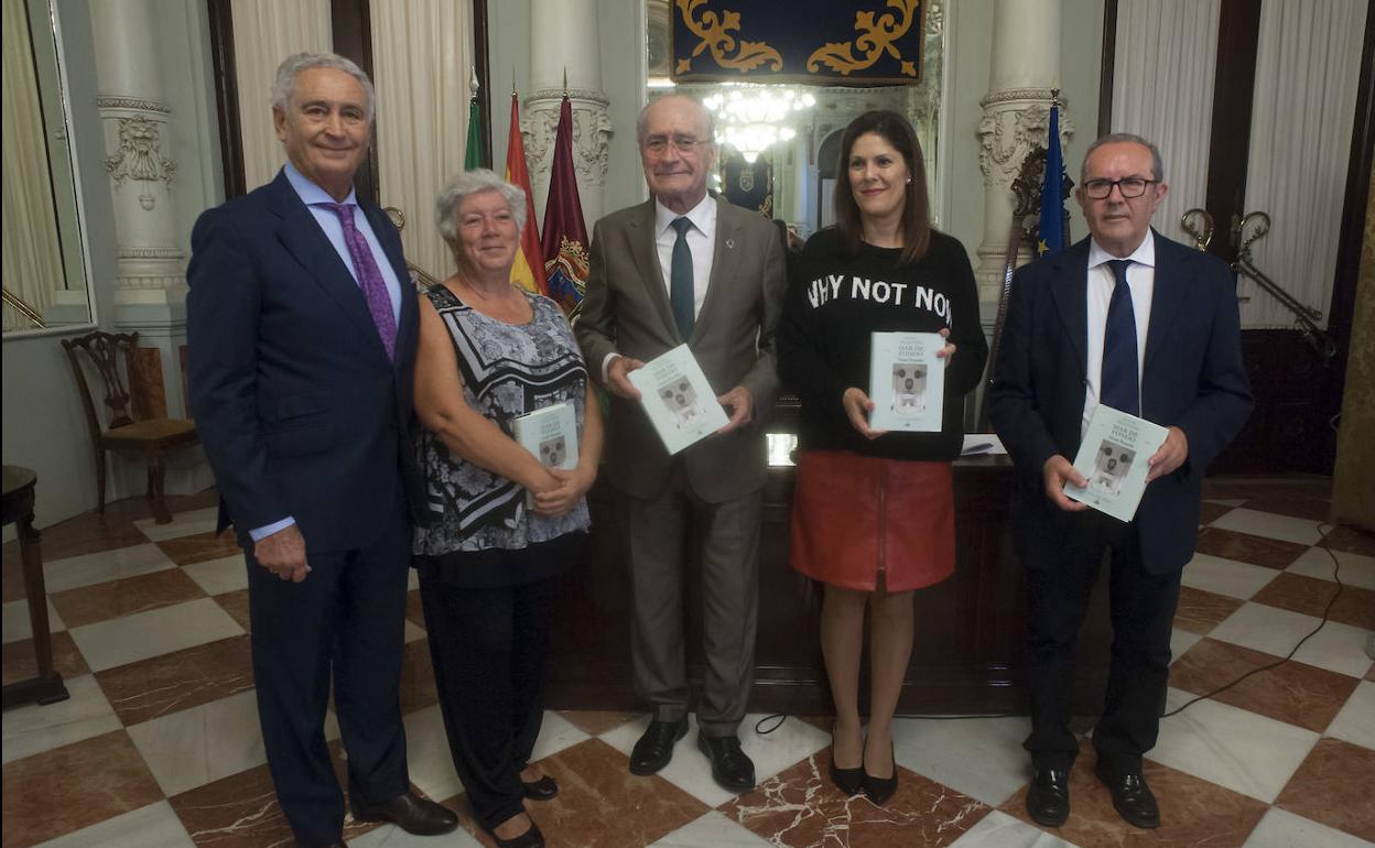 Antonio Pedraza, Lola Alcántara, Francisco de la Torre, Noelia Losada y Francisco Ruiz Noguera, ayer, en la presentación. 
