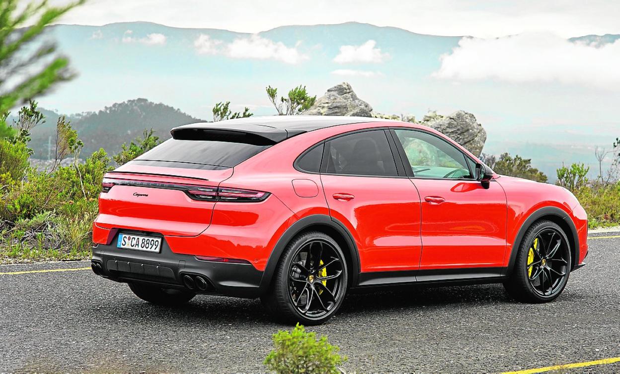 El aspecto dinámico y deportivo del nuevo Cayenne Coupé es muy impresionante. :: porsche
