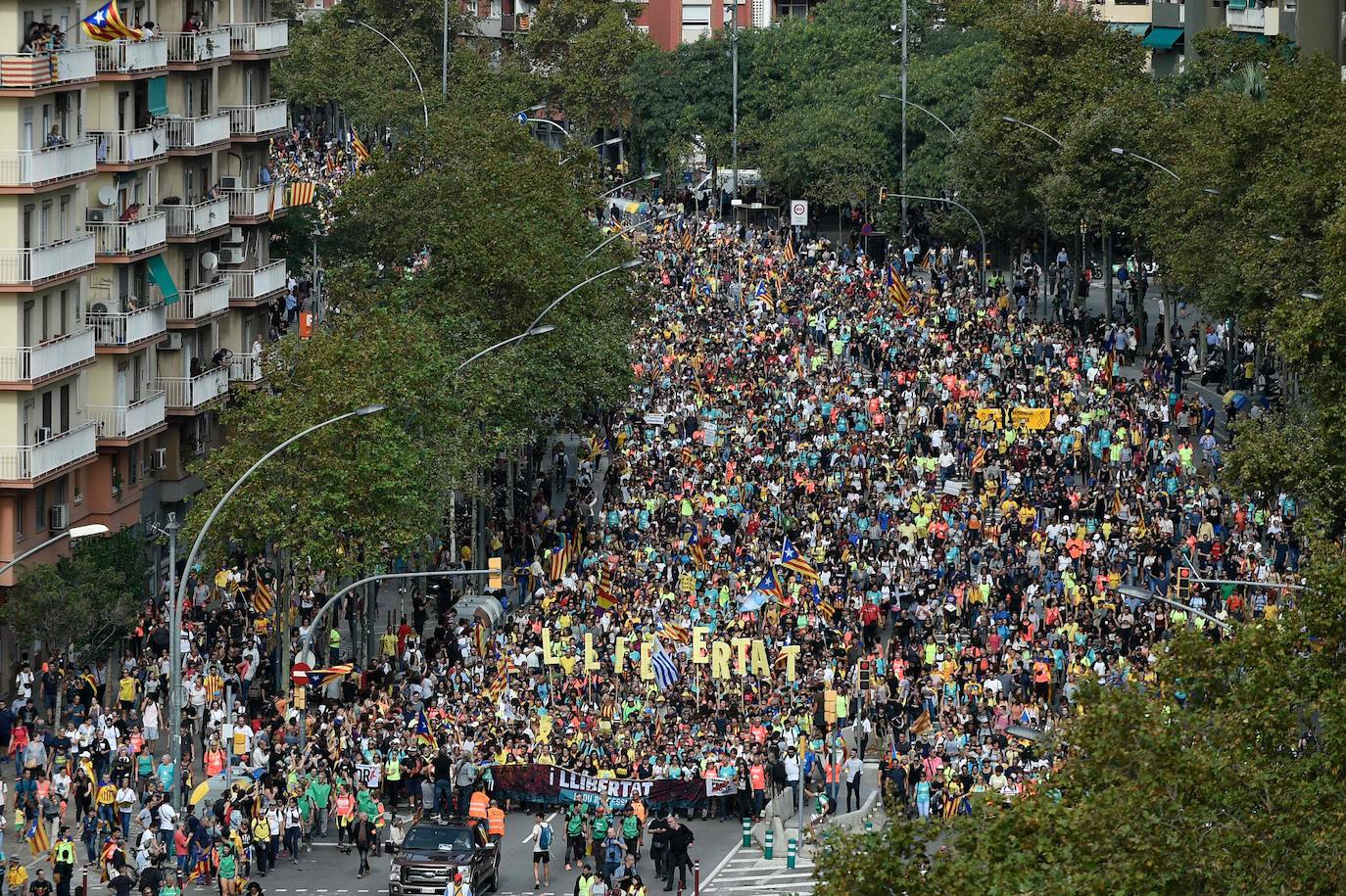 Las calles de Barcelona llenas de manifestantes.