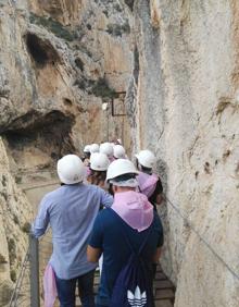 Imagen secundaria 2 - El Caminito del Rey se suma a la lucha contra el cáncer de mama