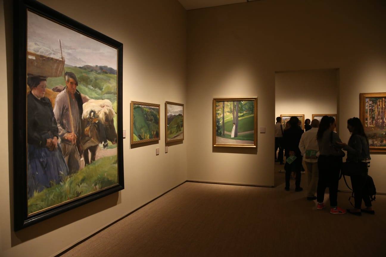 La muestra inaugural duplica el número de obras de la exhibición procedente de Sevilla hasta superar el centenar de piezas. 