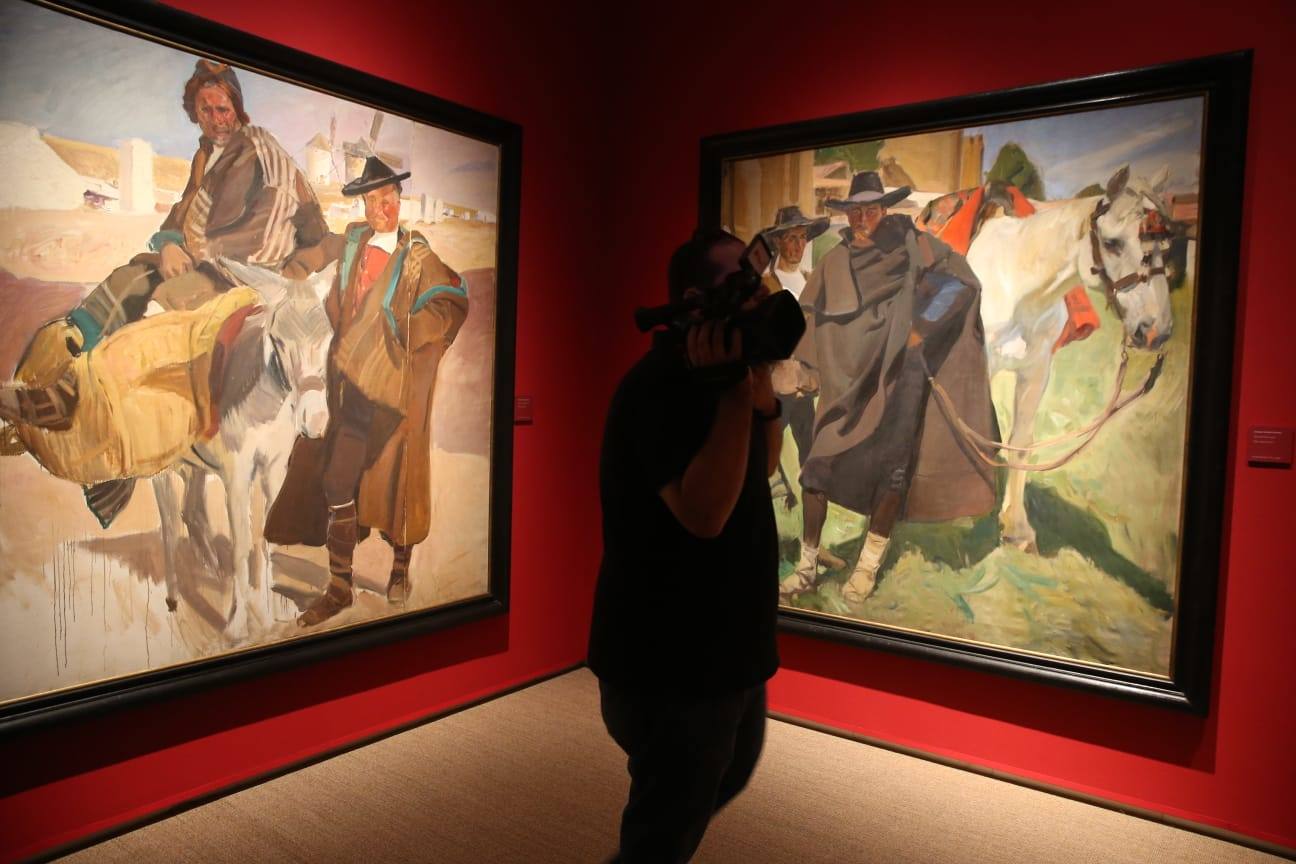 La muestra inaugural duplica el número de obras de la exhibición procedente de Sevilla hasta superar el centenar de piezas. 