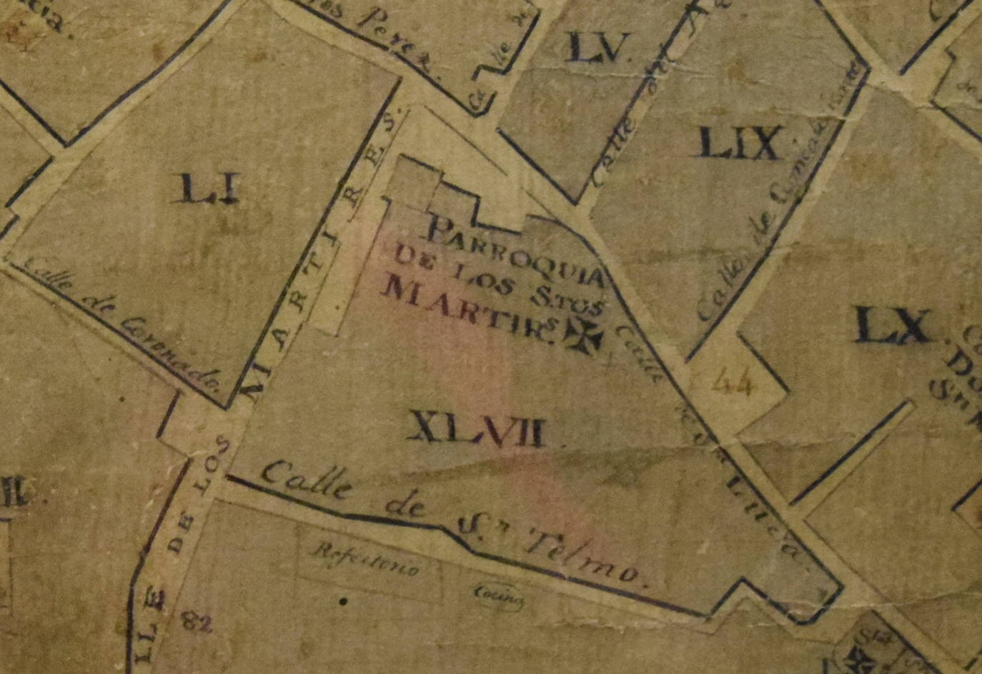 Detalle del plano de Carrión de Mula de 1791 en el que se aprecia la cerca que limitaba el cementerio parroquial. 
