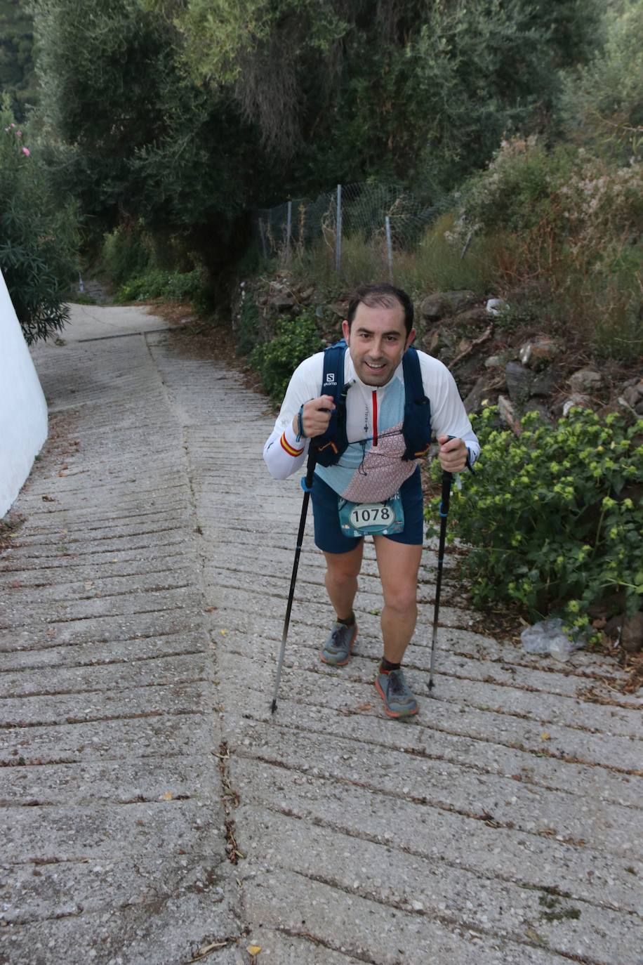 Las pruebas de las 100 millas y la categoría Ultra de la Gran Vuelta congregan a cientos de deportistas de pueblo en pueblo este sábado