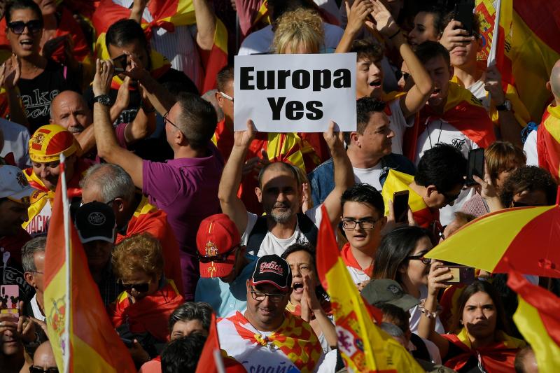 Fotos: Masiva marcha en Barcelona por la unidad de España