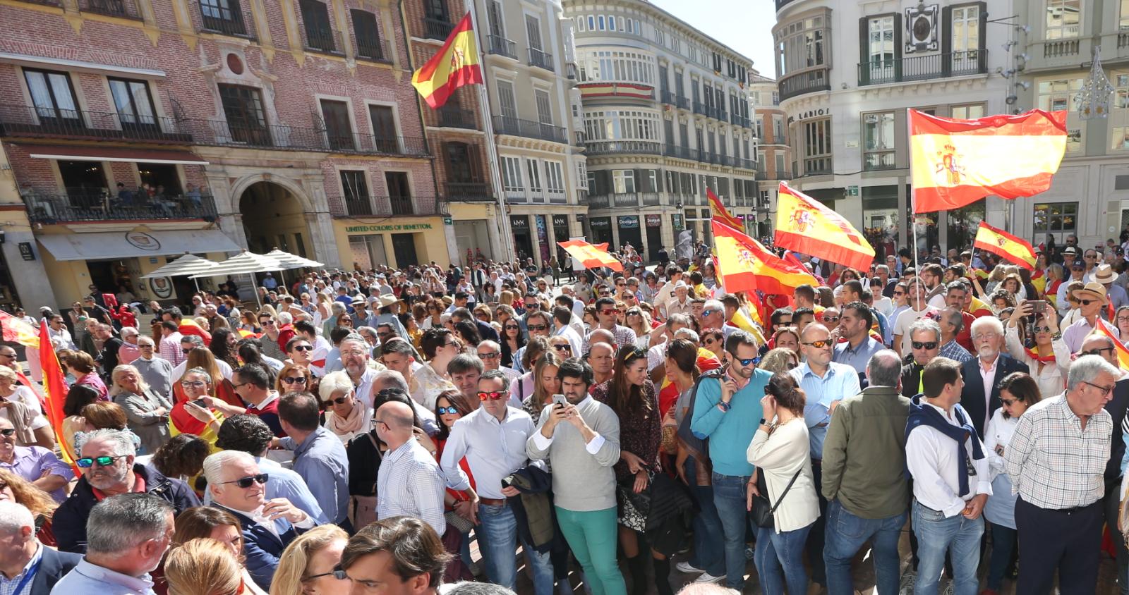 PP, Ciudadanos y Vox marchan juntos en la manifestación en solidaridad con Cataluña y con unos 2.200 asistentes según la Policía Nacional