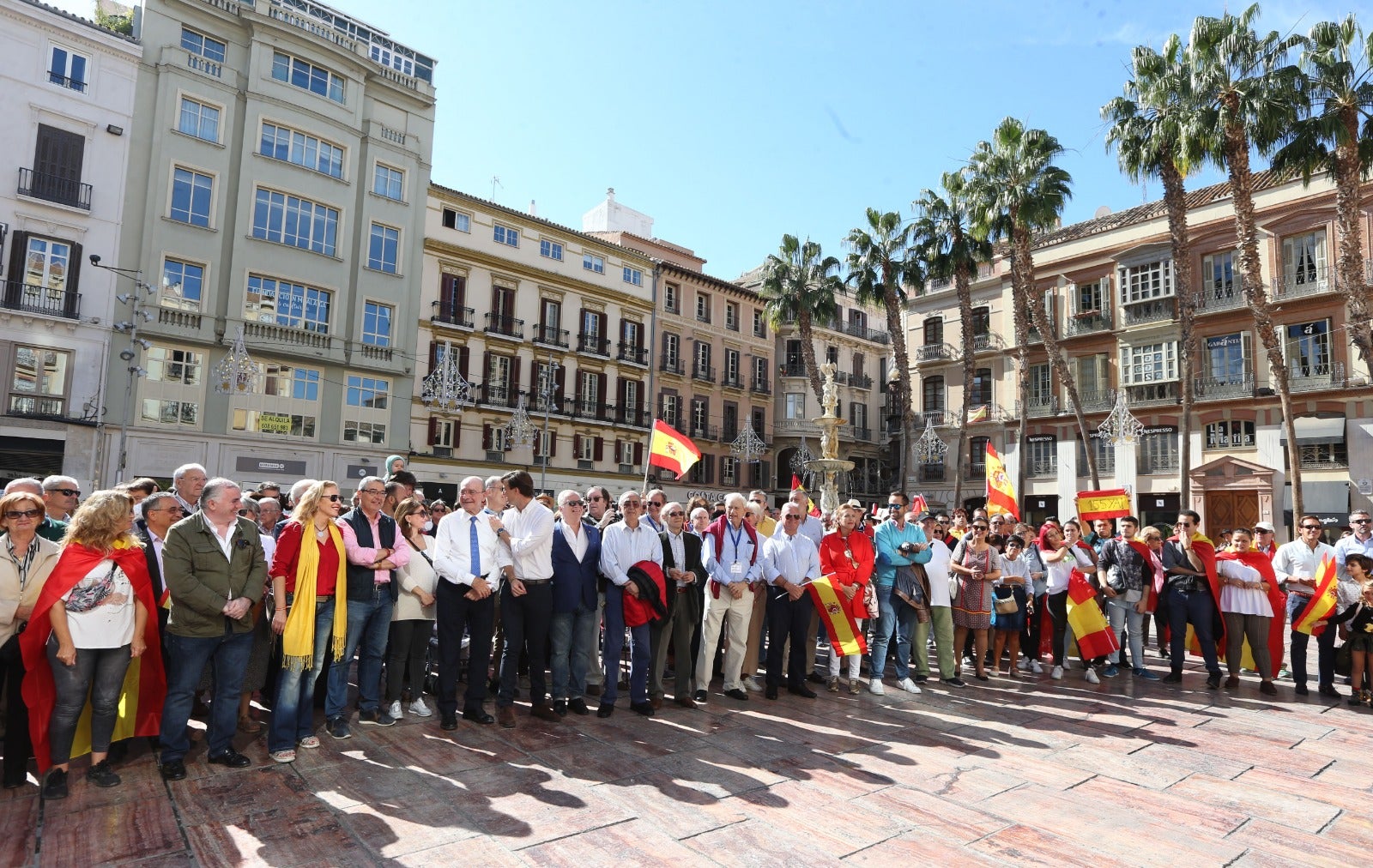 PP, Ciudadanos y Vox marchan juntos en la manifestación en solidaridad con Cataluña y con unos 2.200 asistentes según la Policía Nacional