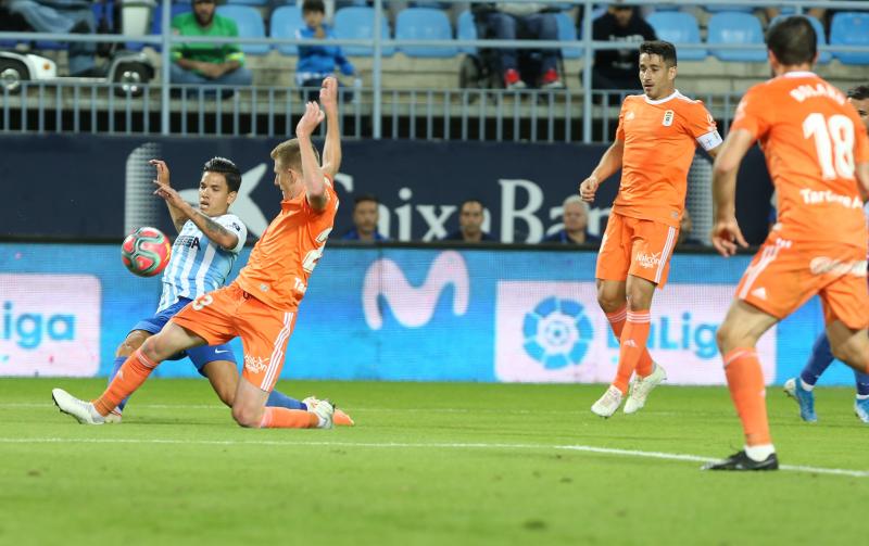 Fotos: Las mejores imágenes del Málaga - Real Oviedo
