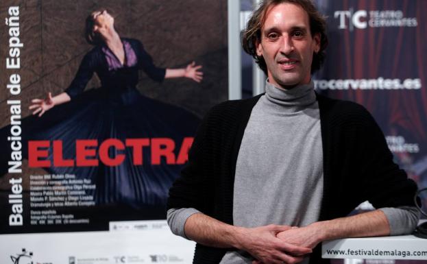 Rubén Olmo debuta en el Ballet Nacional de España girando con 'Electra'.