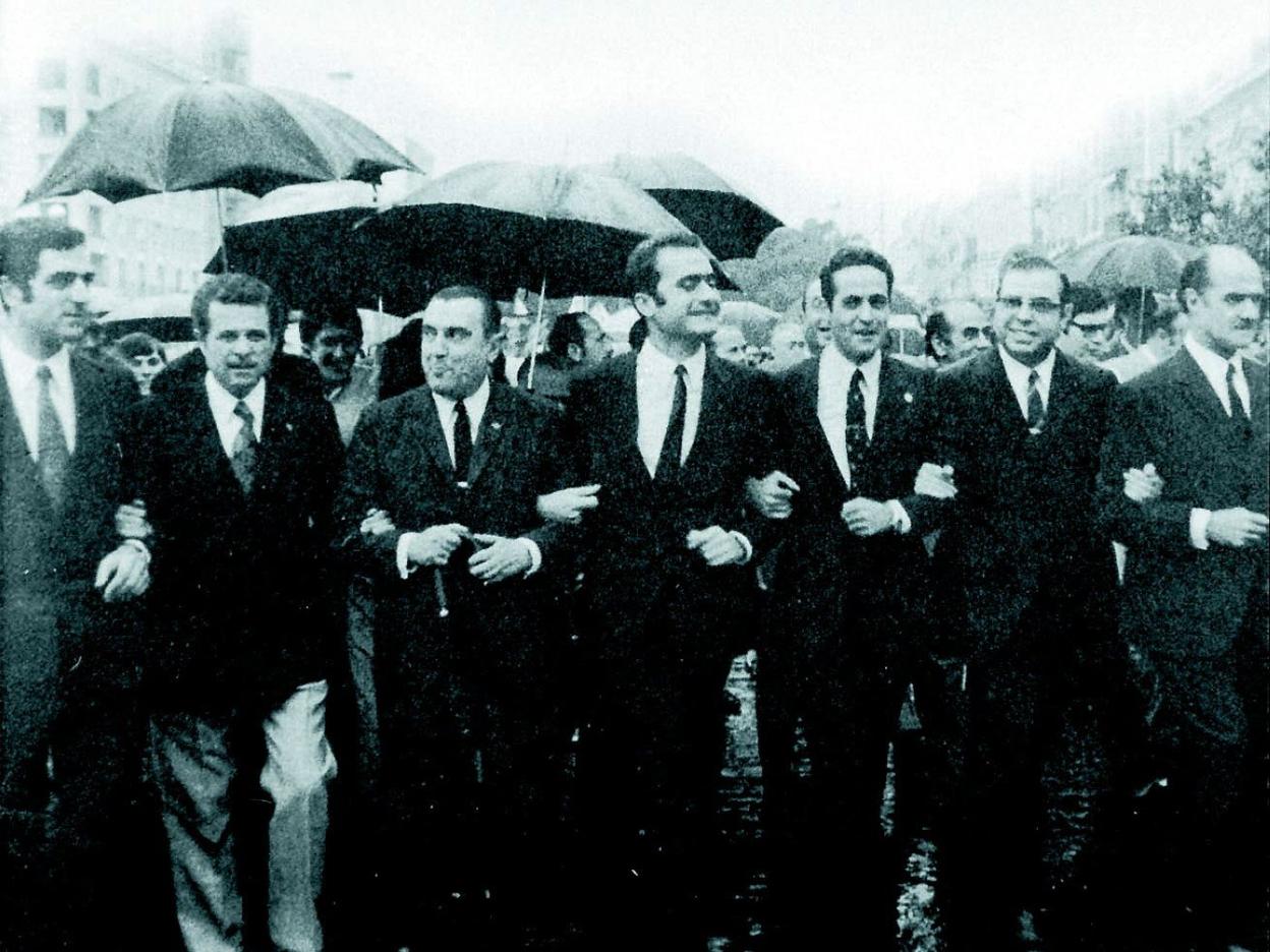 Imagen de archivo de la manifestación de agradecimiento por la creación de la Universidad de Málaga el 6 de noviembre de 1971.