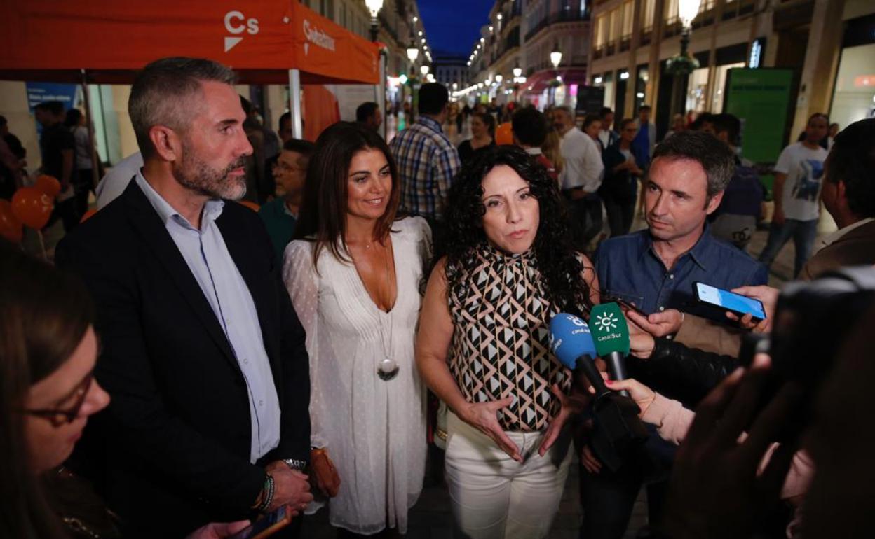 Rocio Ruiz, esta tarde, junto a Guillermo Díaz, Juan Carlos Maldonado y Nuria Rodríguez. 